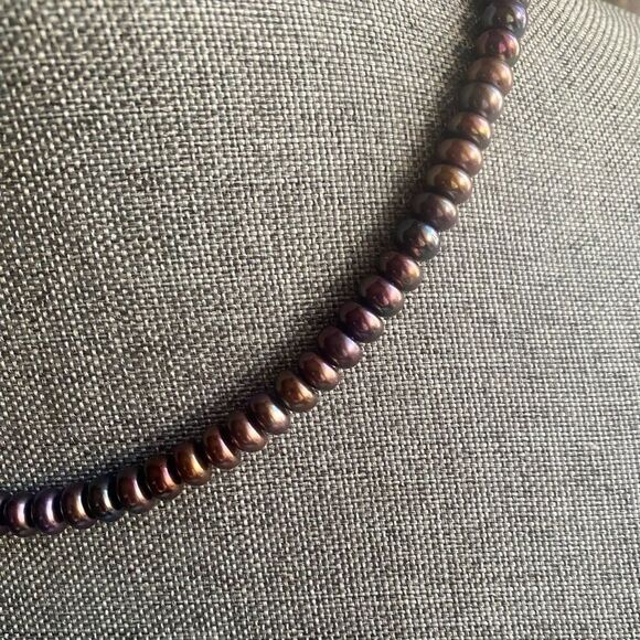 Button Purple Peacock Pearl Necklace - Picture 2 of 4